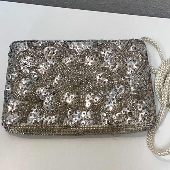 La Regale Handbags - Beautiful Vintage La Regale Handmade  Crossbody Purse with Sequins and Beads.